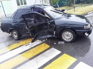В Лебедяни пассажирка ВАЗа пострадала в столкновении с «Ларгусом»